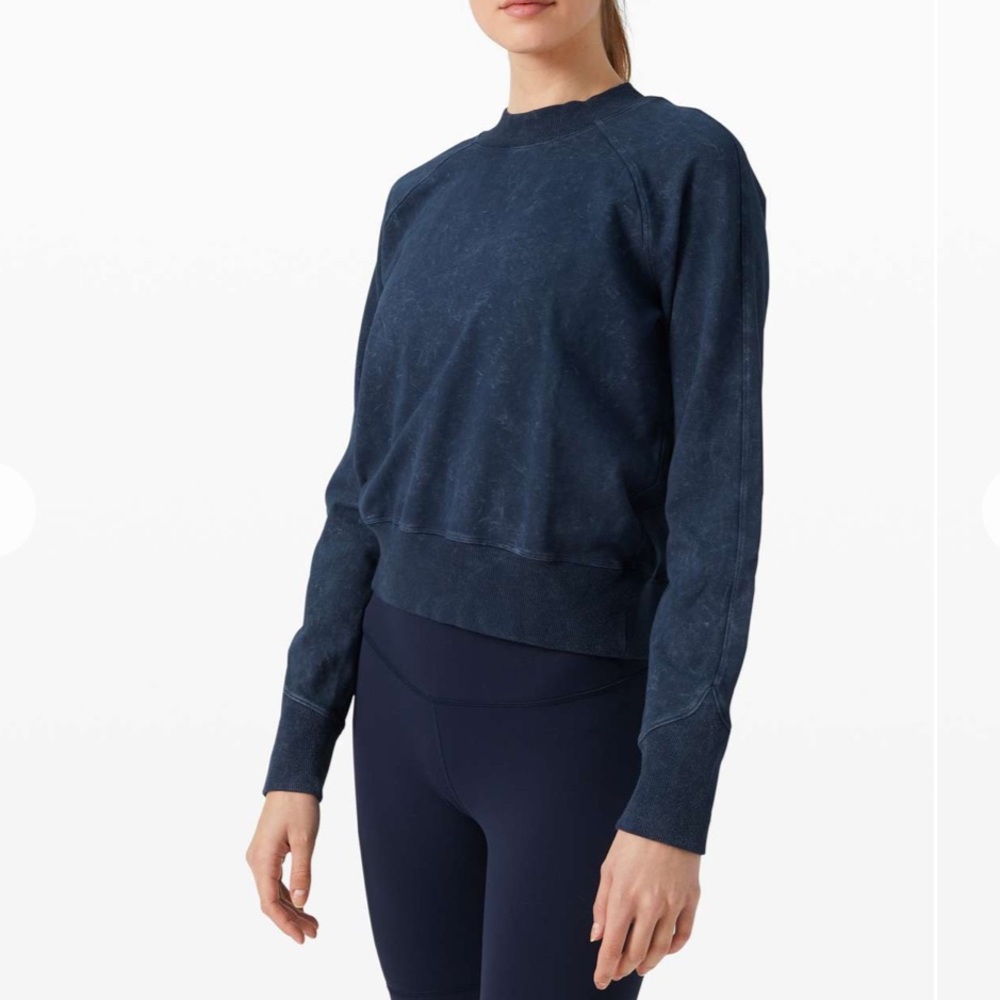 Lululemon Ready to Roll Crew
